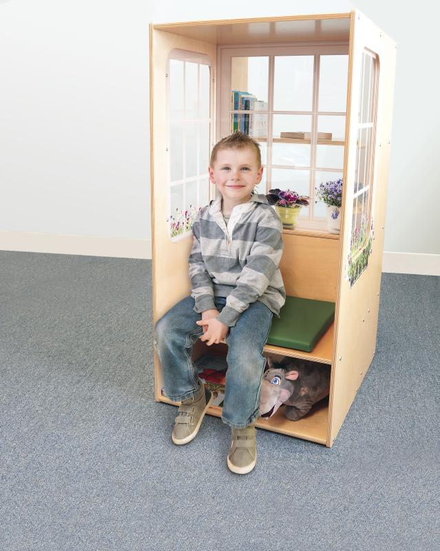 WB0857 Nature View Window Seat_hero with Griffin