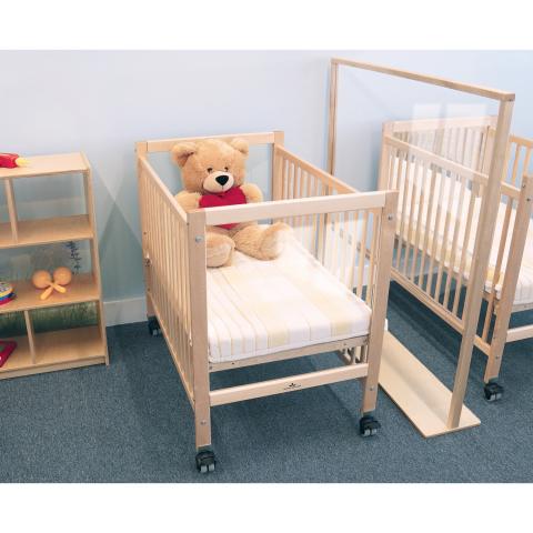 WB9503 - Infant Clear View Crib