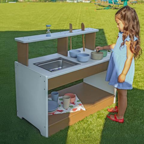 WB2722 outdoorED™ Mud Kitchen_hero image
