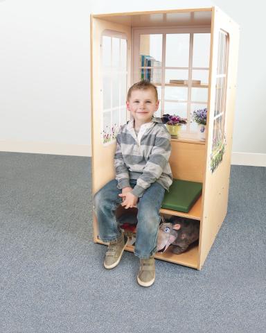 WB0857 Nature View Window Seat_hero with Griffin